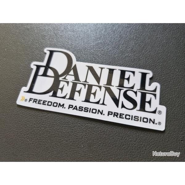 Sticker Daniel D�fense blanc 10cm (�galement dispo en Noir)