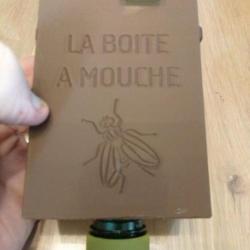 BOITE A APPAT / MOUCHE NATURELLE