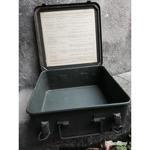 caisse militaire en fer trousse premiere urgence groupe 10 hommes TAP indochine