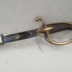 beau sabre d'officier de cavalerie l&eacute;gere lame encore dans son bleu a 75 %