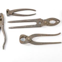 Lot outils anciens divers. Pince tenaille, . D&eacute;coration atelier, outillage