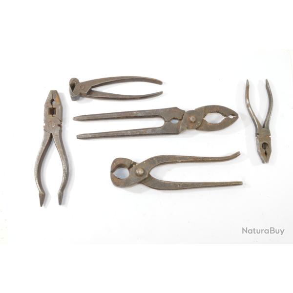 Lot outils anciens divers. Pince tenaille, . D�coration atelier, outillage