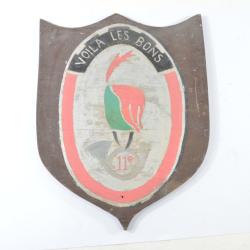 Ancien blason peint insigne 11e RC R&eacute;giment de chasseurs