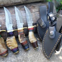 LOT DE 4 Couteau Skinner Damas Lame 256 Couches Manche Corne Blonde de B&eacute;lier Fab Artisanale Etui