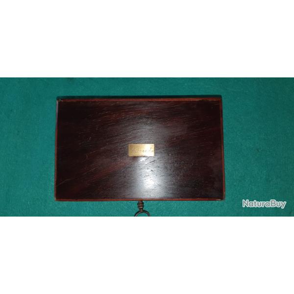 Pistolet � percussion en coffret