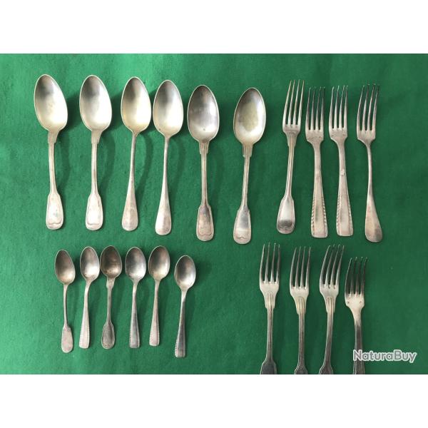 LOT DE COUVERTS ANCIENS EN ARGENT � NETTOYER