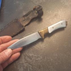 Petit couteau fabriqu&eacute; dans les tranch&eacute;es.