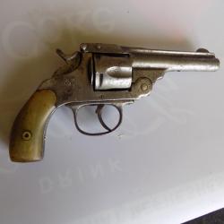 Revolver Eibar Smith & Wesson a restaurer chien cass&eacute; au niveau de l axe
