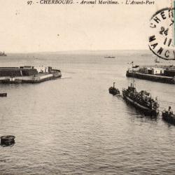 Carte Postale Cherbourg Arsenal Maritime L'Avant-Port -N&deg;7826