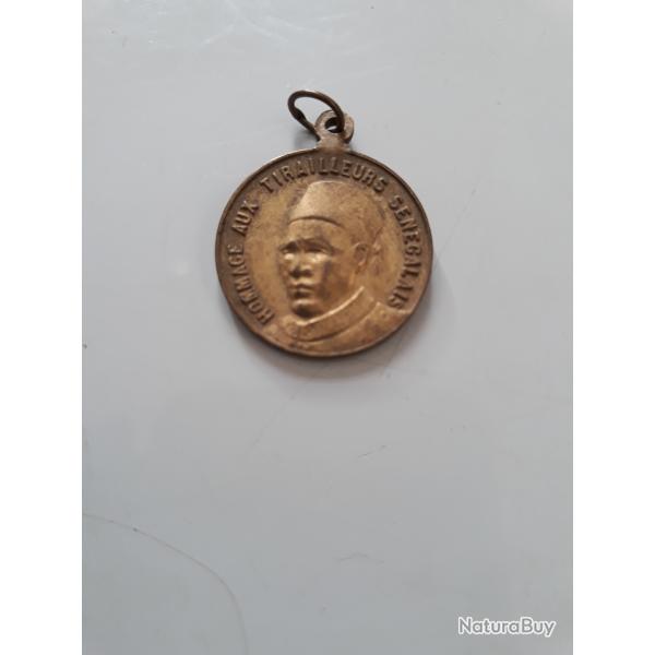 Rare Hommage aux tirailleurs senegalais medailles avec ancre au revers collection histoire