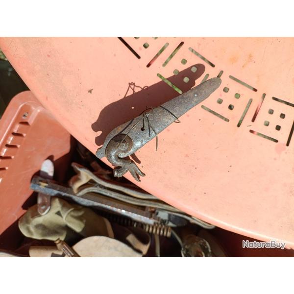 Paire de platines de fusil ancien