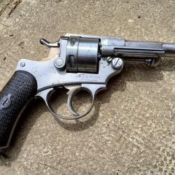 Revolver mod&egrave;le 1873