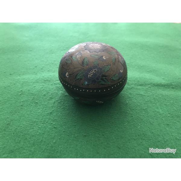 PETITES BOITES STYLE POUPEE RUSSE EN BOIS LAQUE