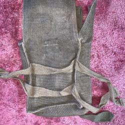 Pochette &agrave; pansements TAP , dat&eacute;e 1954 . R&eacute;utilis&eacute;e en 1985 . &Eacute;tat neuf.