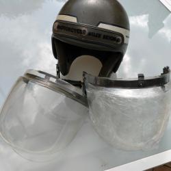 Casque moto avec visieres