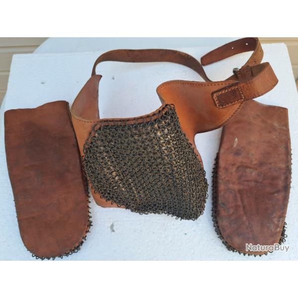 Lot �pauli�re et gants mitrailleuse Hotchkiss