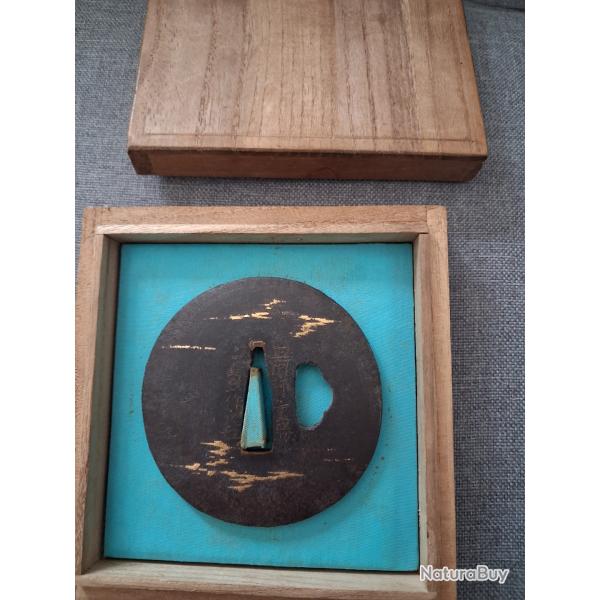 Authentique Tsuba " Nuages ", ere Edo , Signee.