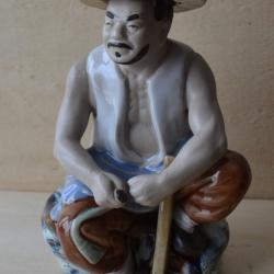 Statuette chinoise ancienne en porcelaine - personnage forgeron