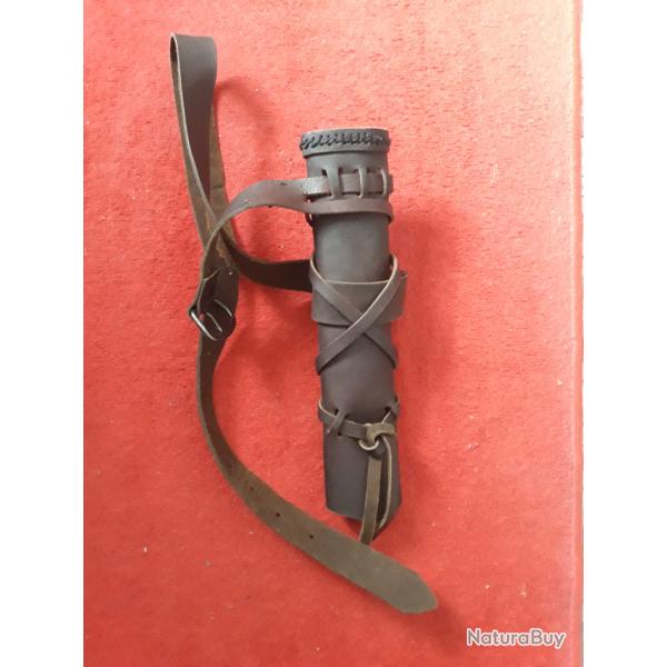fourreau cuir style medieval ,viking, assasins screeds reconstitution behourd