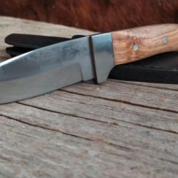 Beau Poignard  de chasse lame 11.5 cm manche bois d'olivier 2vB