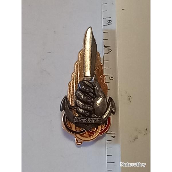 Insigne d'instructeur de combat au corps � corps