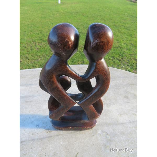 Sculpture vintage Africaine en pierre dure naturelle repr�sentant des couples de danseur - Zimbabwe