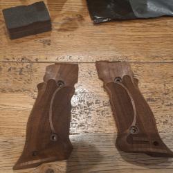 Poign&eacute;e Karl Nill pour SIG P226