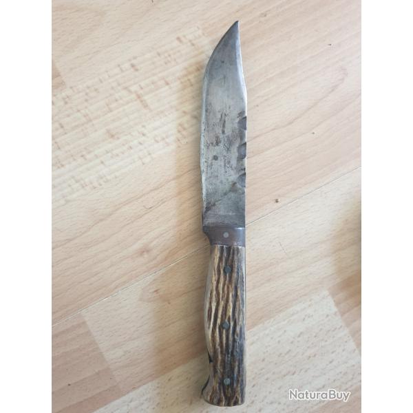 COUTEAU DE CHASSE LE ROUTIER BOIS DE CERF