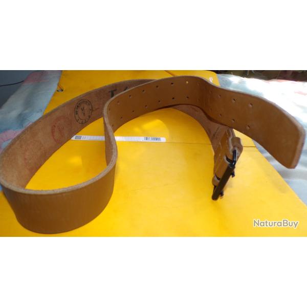 CEINTURON EN CUIR DE L'ARMEE FRANCAISE , TAILLE 6, LONGUEUR DU CEINTURON POUR ATTACHE 110 CM MAXI LO