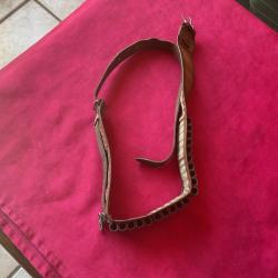 Cartouchi&egrave;re ancienne pour 9 mm de jardin, pas de prix de r&eacute;serve.