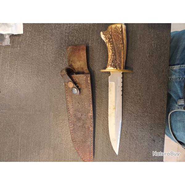 Couteau de chasse en bois de cerf