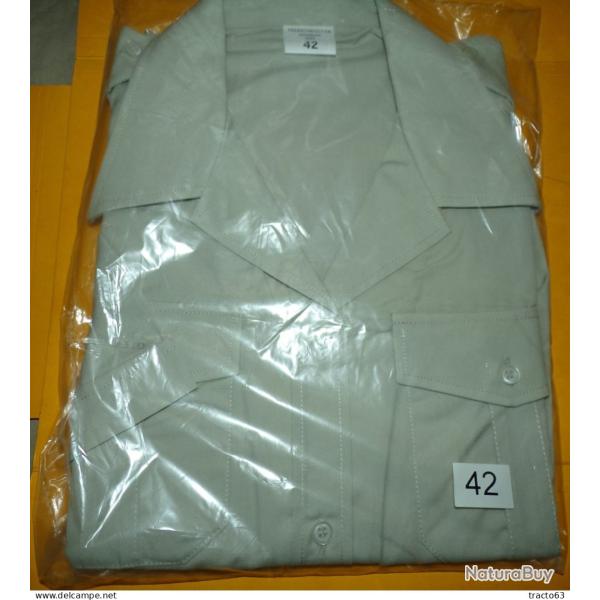 CHEMISE DE SORTIE TERRE DE FRANCE A MANCHES COURTES�AVEC POCHES DE L'ARMEE FRANCAISE� , TAILLE 42 FA