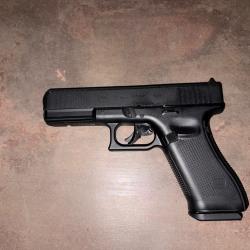 Glock 17 gen 5 MOS 21 coups + chargeur + 1 boites de plombs + 5 cartouches 12gr CO2