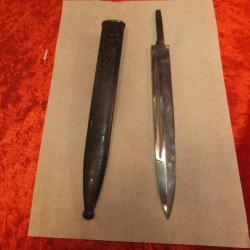 Fourreaux Ba&iuml;onnette avec la lame.  Probablement Mauser