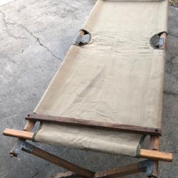 lit de camp pico us ww2 jeep tente campement normandie dat&eacute; 1942