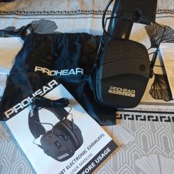 Casque et lunettes avec &eacute;tui rigide