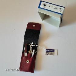 Trousse Manucure  Solingen bordeaux - 4 pi&egrave;ces , qualit&eacute; haut de gamme, neuf