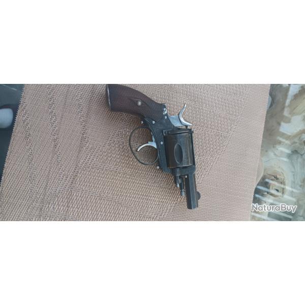 Tr�s beau revolvert 8.92 belge