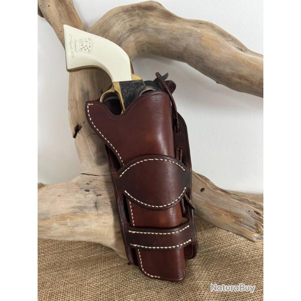Holster en cuir pour revolvers de type Colt SAA 1873 ou r�plique 7''1/2. Droitier N�11