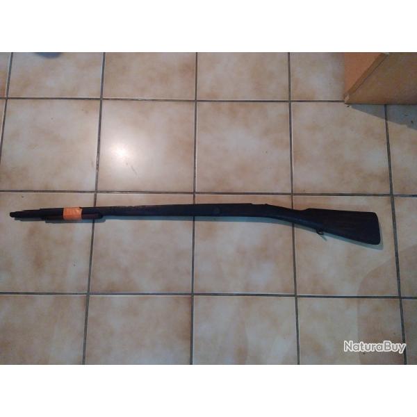 Crosse inconnu arme longue