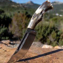 V&eacute;ritable couteau Corse de berger personnalisable sur demande