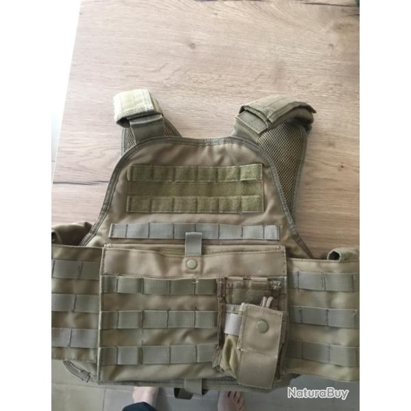Gilet porte plaques sable