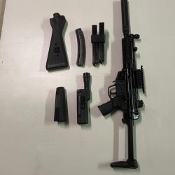 MP 5 A3 POF (Pakistan Ordnance Factory) 9 para. crosse fixe et crosse tubulaire bloqu&eacute;e. 3 chargeurs