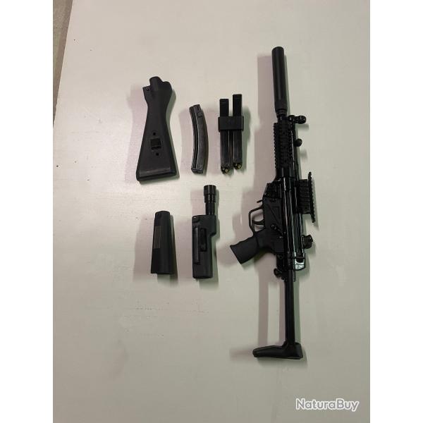 MP 5 A3 POF (Pakistan Ordnance Factory) 9 para. crosse fixe et crosse tubulaire bloqu�e. 3 chargeurs