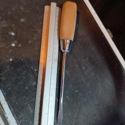 Ancien  tournevis armurier  Sp&eacute;cial pour &eacute;crou a fente , &eacute;crou fendu de percuteur longuess cl&eacute;...