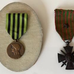 Lot M&eacute;dailles Croix de Guerre 1914 1917 avec &eacute;toile et M&eacute;daille Comm&eacute;morative Guerre 1870 1871