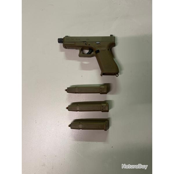 Glock 19X sable, type arm�e Francaise, filet�, trois chargeurs, malette d'origine.