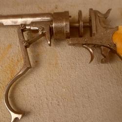 REVOLVER 9mm GALAND