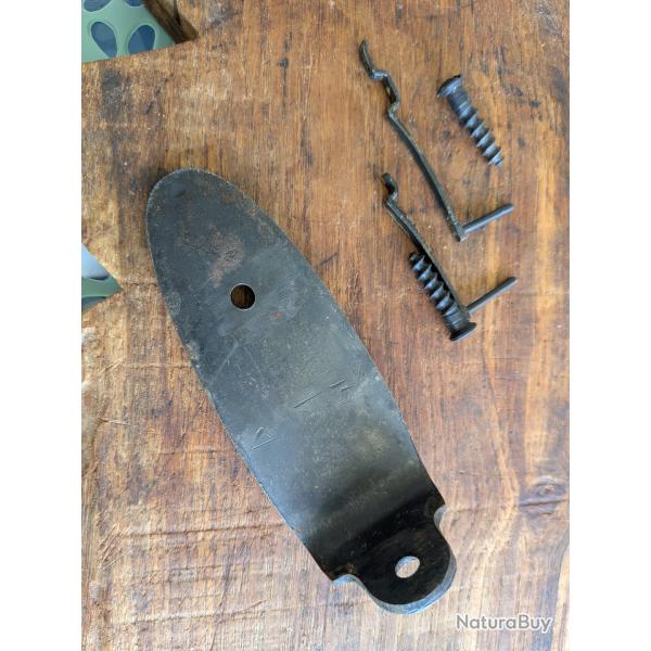 Vends lot Mosin Nagant 91 30... plaque de couche,�pinglettes et vis.