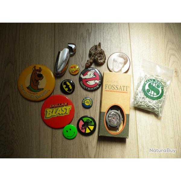 Lot d'objets divers (montre, badges, etc...) provenance USA